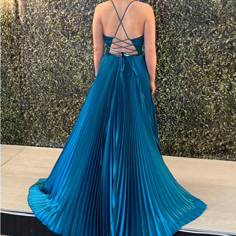 Elegant Teal Pleated Skirt - Picture 8 of 8
